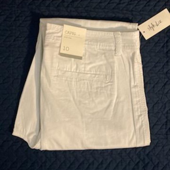 Mid Rise Capris - Picture 3 of 8